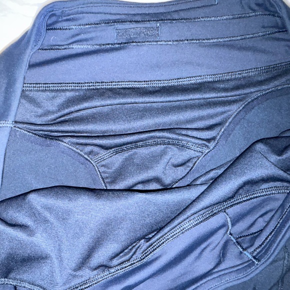 lululemon athletica Navy Athletic Shorts size 8 - Picture 4 of 5